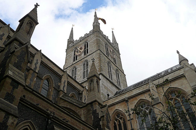 Southwark Cathedral Walk London Sightseeing Tour