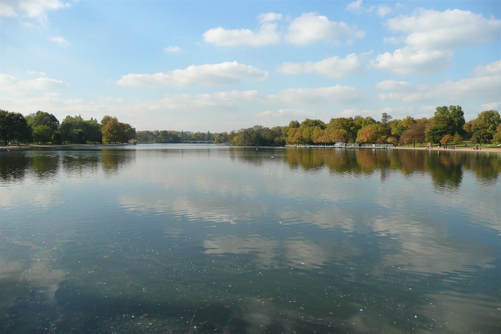 serpentine lake hyde park london